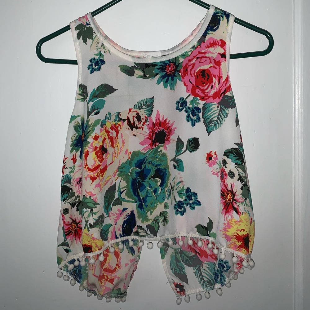 Semi cropped tank; open back